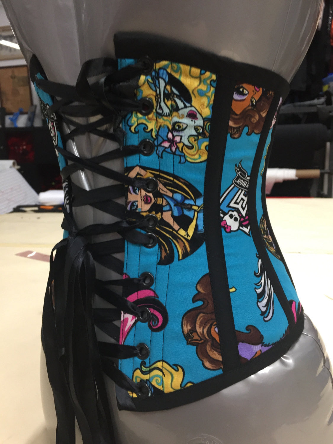 Size 18" Monster School Waist Cincher